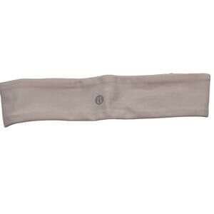 Lululemon Fly Away Tamer
Headband Luxtreme Soft Pink Lilac‎ NWOT